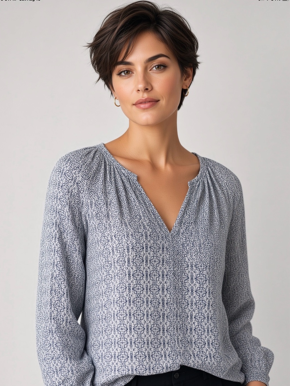 Velvet by Graham & Spencer Women's Blue and white Patterned Top